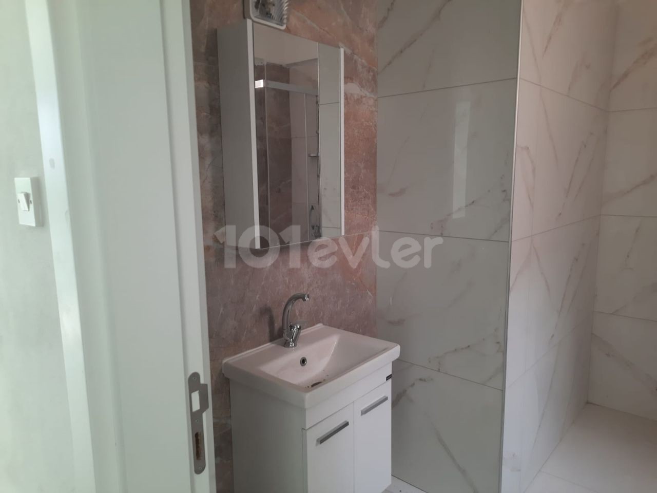 2+1 85m2 1st Floor Apartments for Sale in Gonyeli 60,000stg 