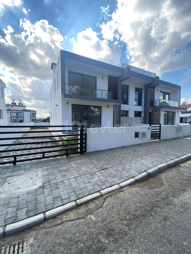 4+1 215m2 twin villa for sale in Yenikent 220.000stg