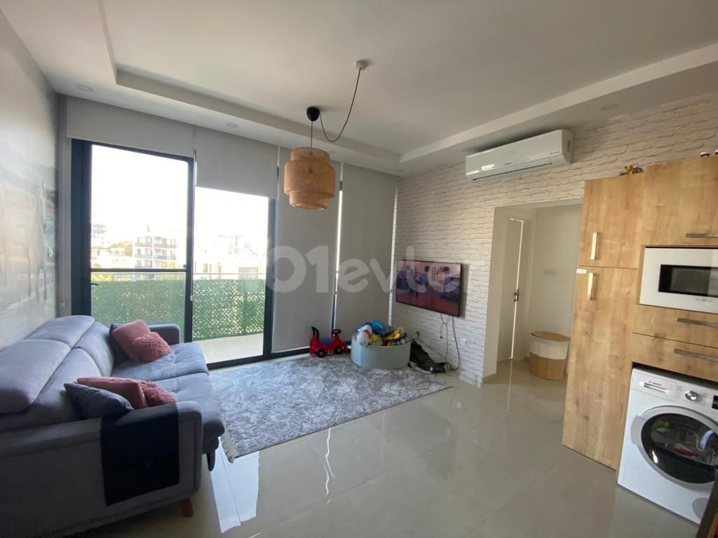 Gönyeli'de 2+1 ,90m2 + 40m2 Teras , Satılık Penthouse 69,900stg