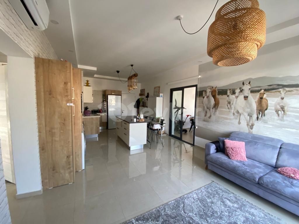 Gönyeli'de 2+1 ,90m2 + 40m2 Teras , Satılık Penthouse 69,900stg