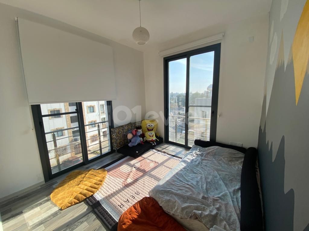 Gönyeli'de 2+1 ,90m2 + 40m2 Teras , Satılık Penthouse 69,900stg