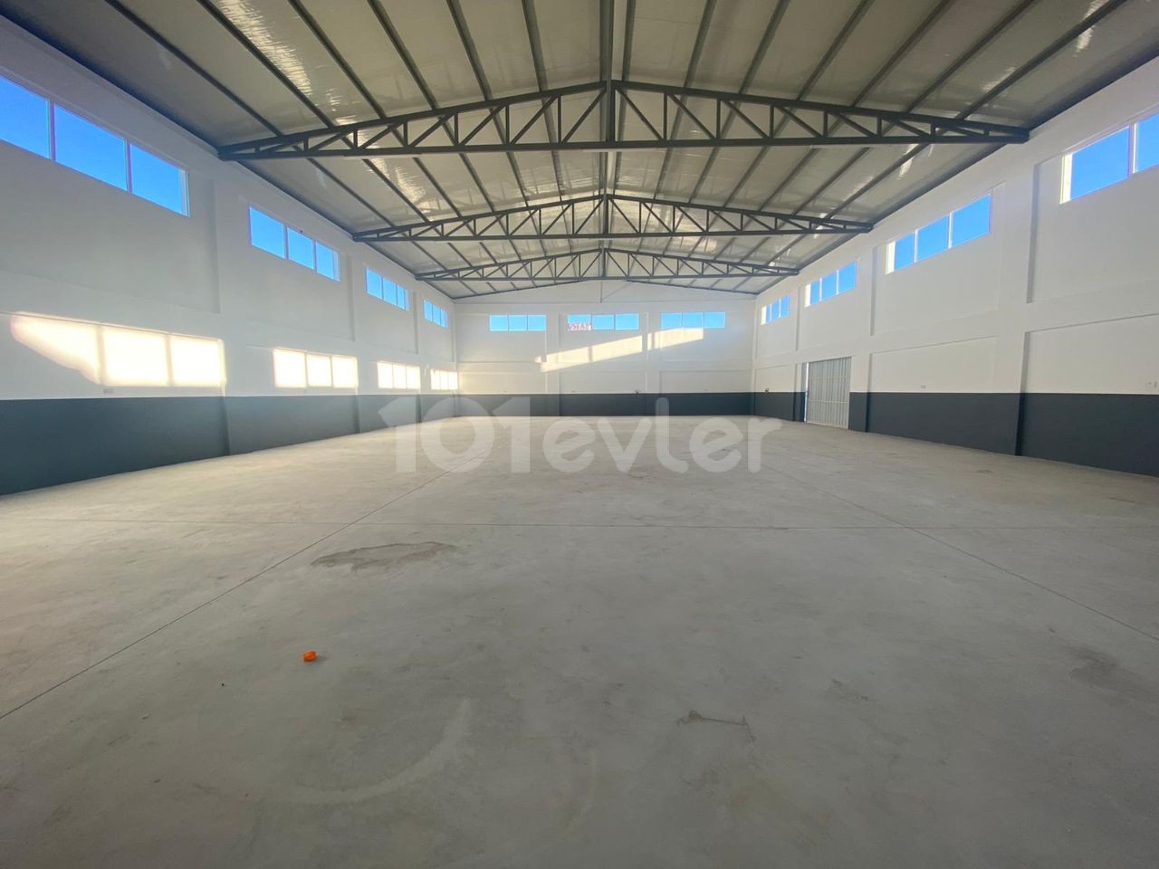 Warehouse To Rent in Alayköy, Nicosia