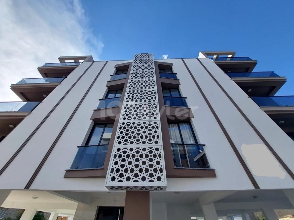 2+1 90m2 Turkish-Made Flats for Sale with Elevator in a Central Location in Küçük Kaymaklı, Prices Starting From 79,000stg
