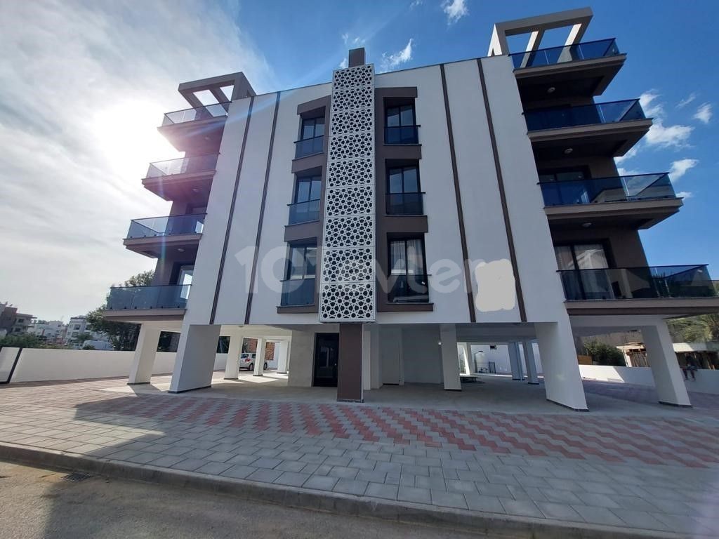 2+1 90m2 Turkish-Made Flats for Sale with Elevator in a Central Location in Küçük Kaymaklı, Prices Starting From 79,000stg