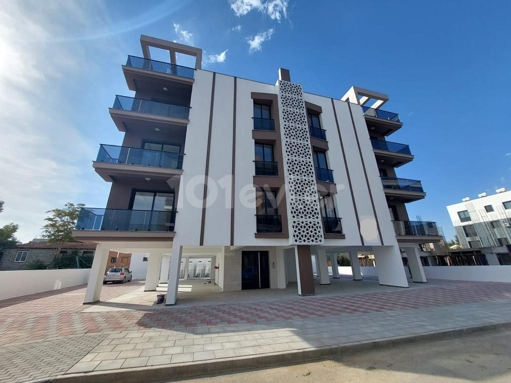 2+1 90m2 Turkish-Made Flats for Sale with Elevator in a Central Location in Küçük Kaymaklı, Prices Starting From 79,000stg