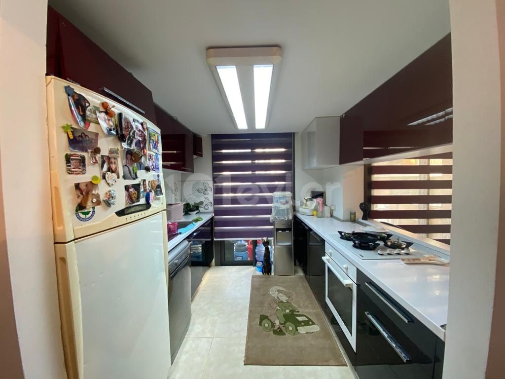 Lefkoşa Yenişehir’de 3+1 135 m2 1. Kat asansörlü satılık daire 75.000 stg