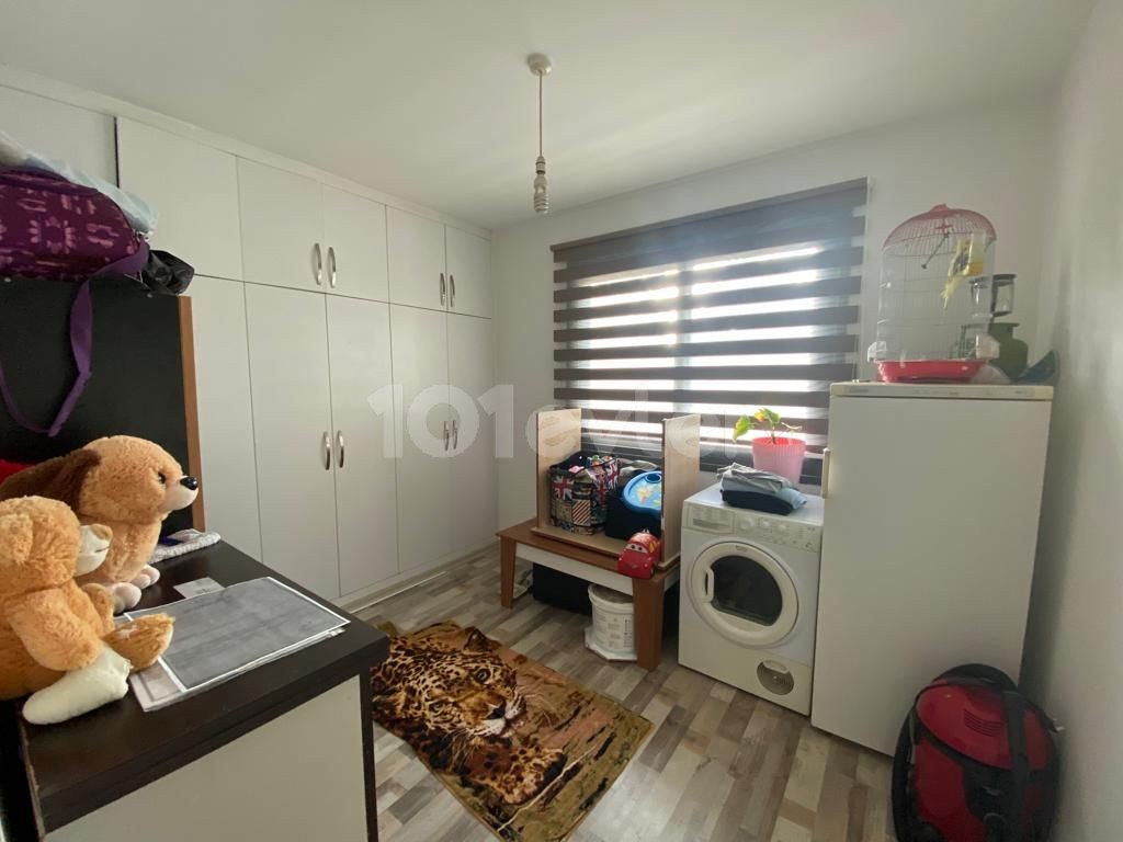 3+1 135 m2 1st floor flat for sale in Nicosia Yenişehir 75.000 stg