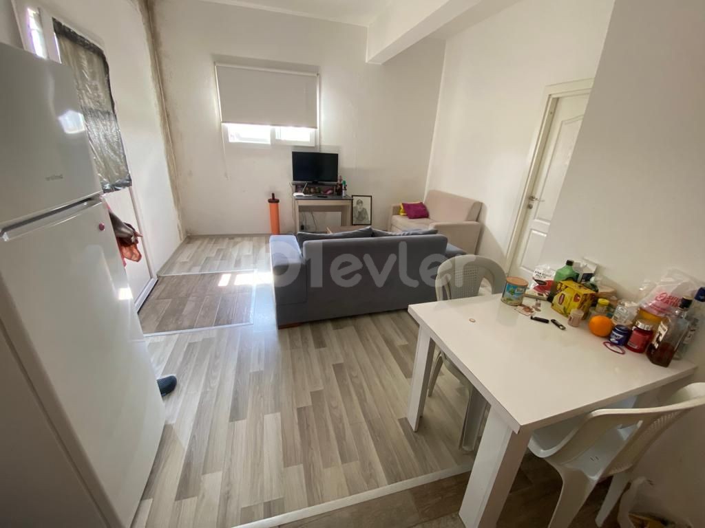 Ortaköy'de Ticari İzinli 3+1, 120 m² Satılık Zemin Kat Daire £65.000