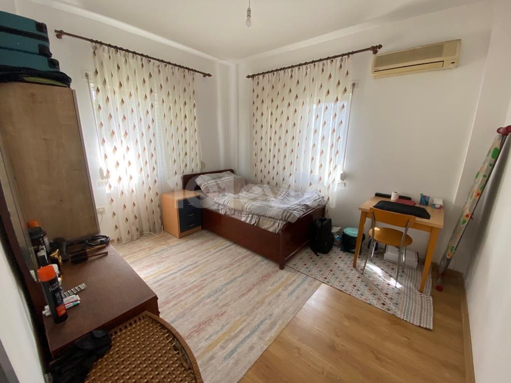 Yenikent'te 3+1 115 m² Eşyasız Satılık Ara Kat Apartman Dairesi