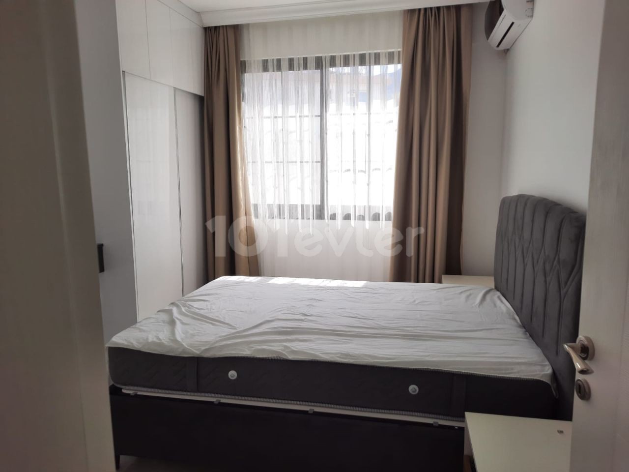 Zeytinlikte 3+1 135m2  Ful Eşyalı Zeminkat Bahçeli Satılık Daire 159.900stg