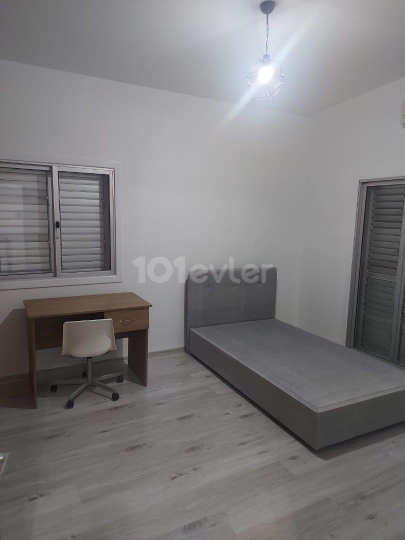 Yenikent'te 3+1 Tadilatlı Full Yeni Eşyalı Geniş Bahçeli Kiralık İkizVilla 750stg