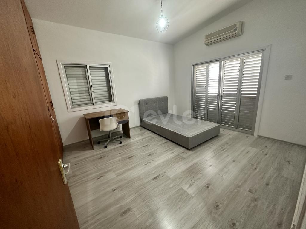 Yenikent'te 3+1 Tadilatlı Full Yeni Eşyalı Geniş Bahçeli Kiralık İkizVilla 750stg