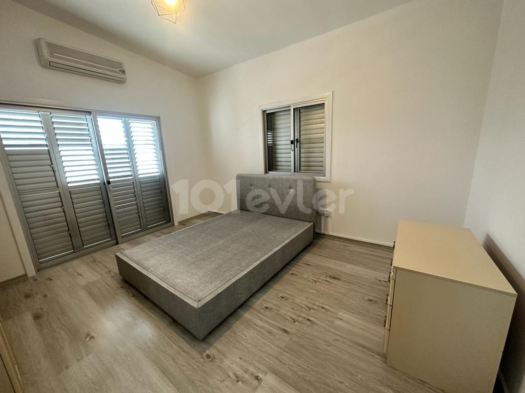 Yenikent'te 3+1 Tadilatlı Full Yeni Eşyalı Geniş Bahçeli Kiralık İkizVilla 750stg