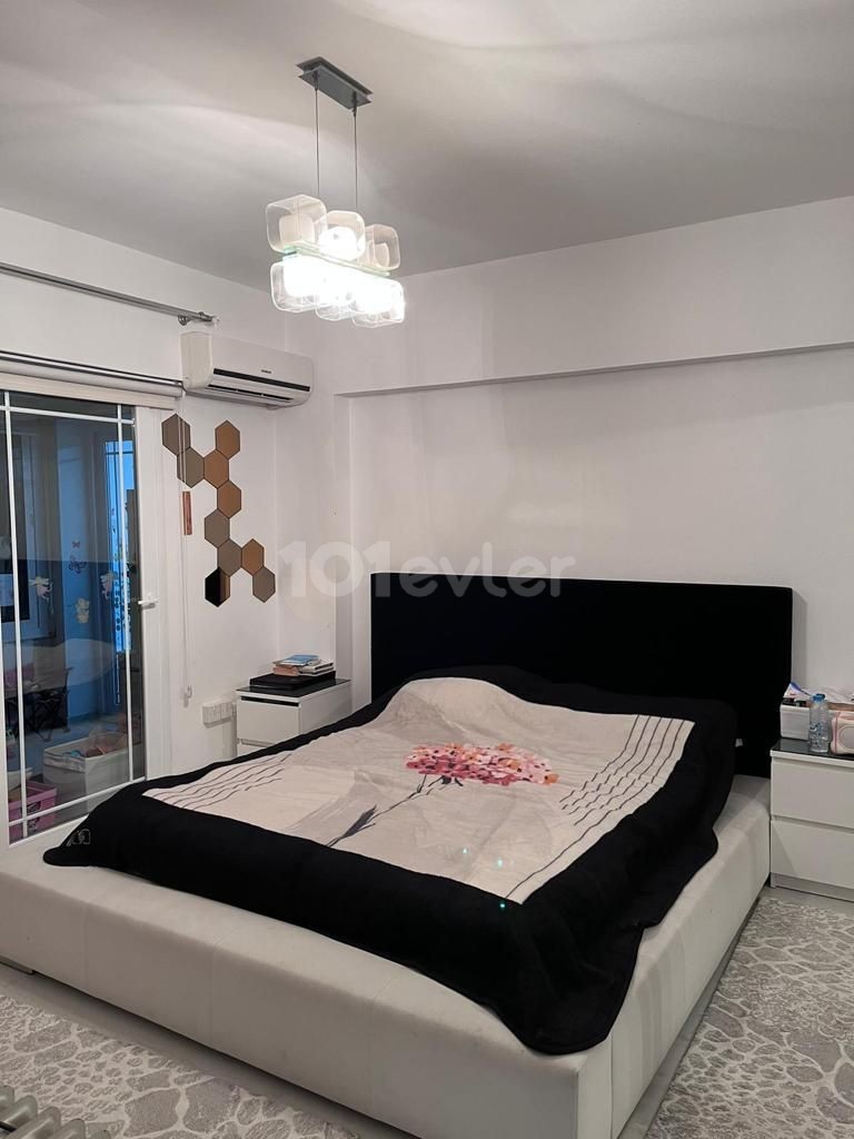 Köşklüçiftlik'te 3+1 125m2 Bakımlı Satılık Apartman Dairesi 69,900stg