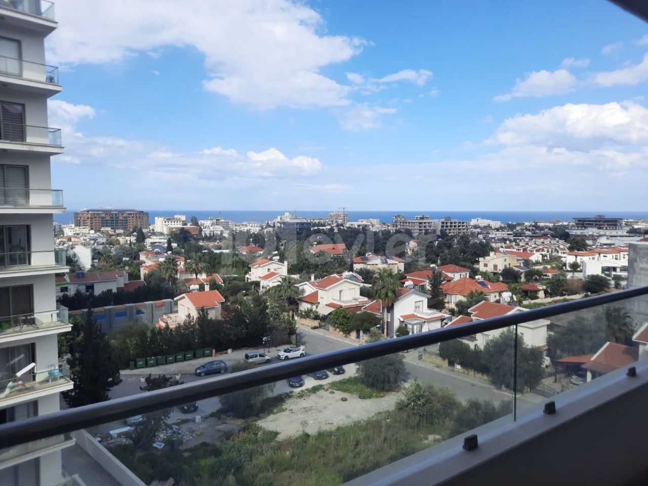 3+1 Wohnung zum Verkauf in Kyrenia Zentrum mit Berg- und Meerblick 180.000stg