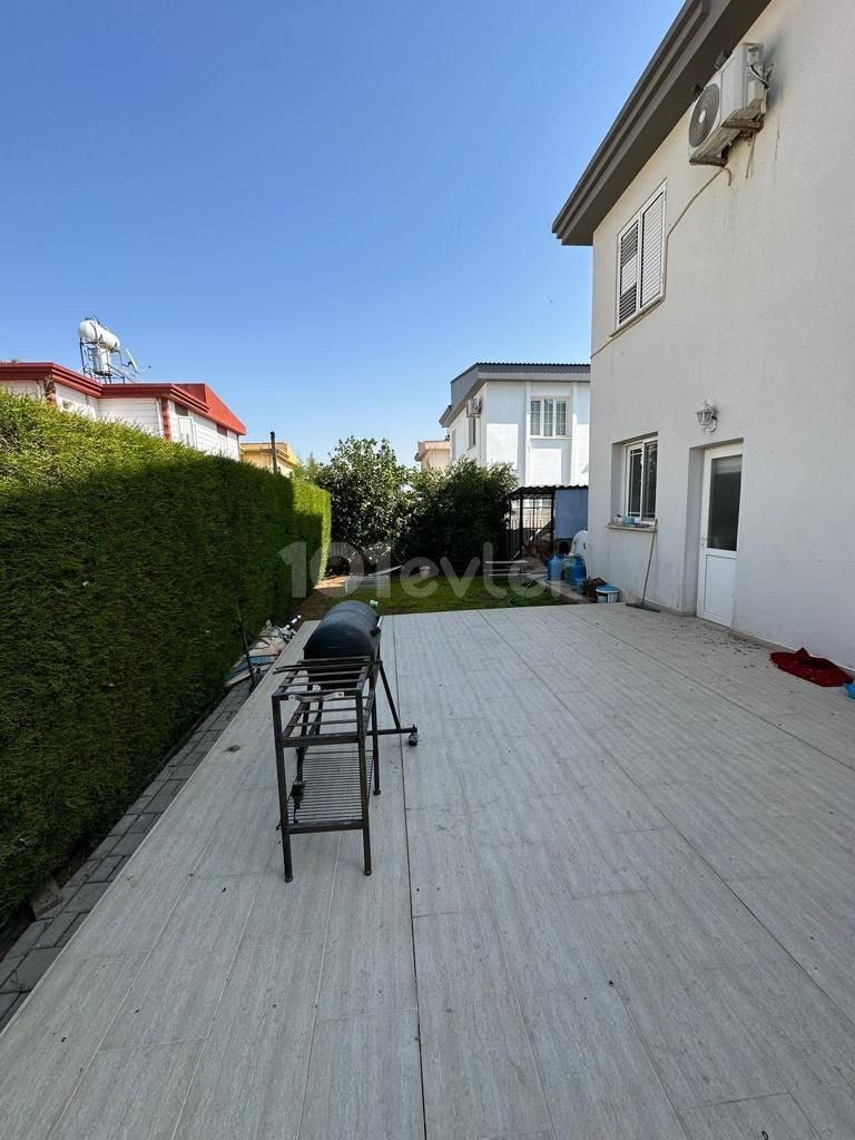 3+1 190m2 völlig freistehende Villa zum Verkauf am Bosporus 159.000 stg