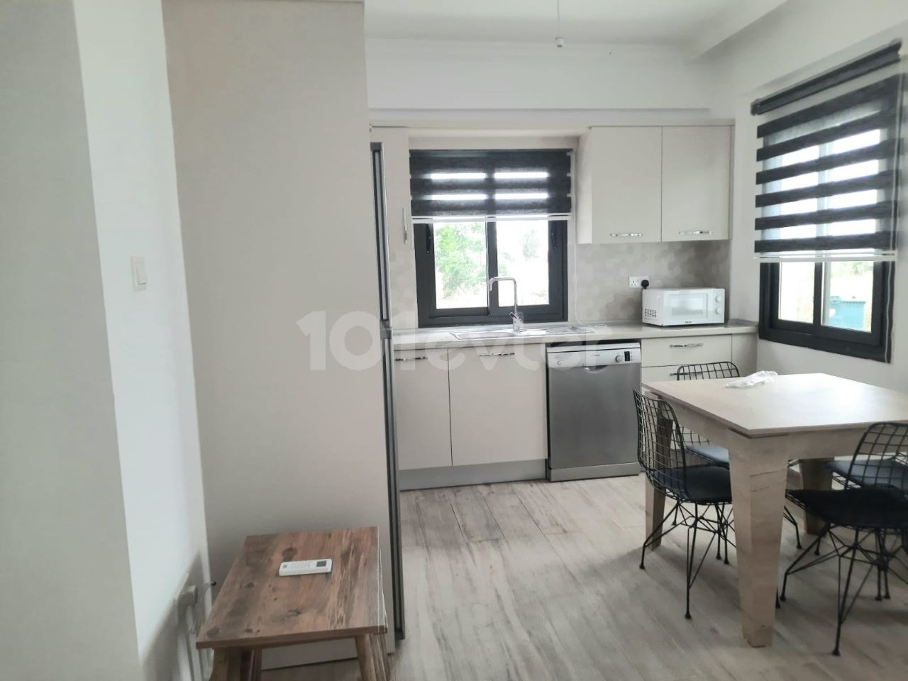 1+1 first floor apartments for rent in Alsancak, Girne