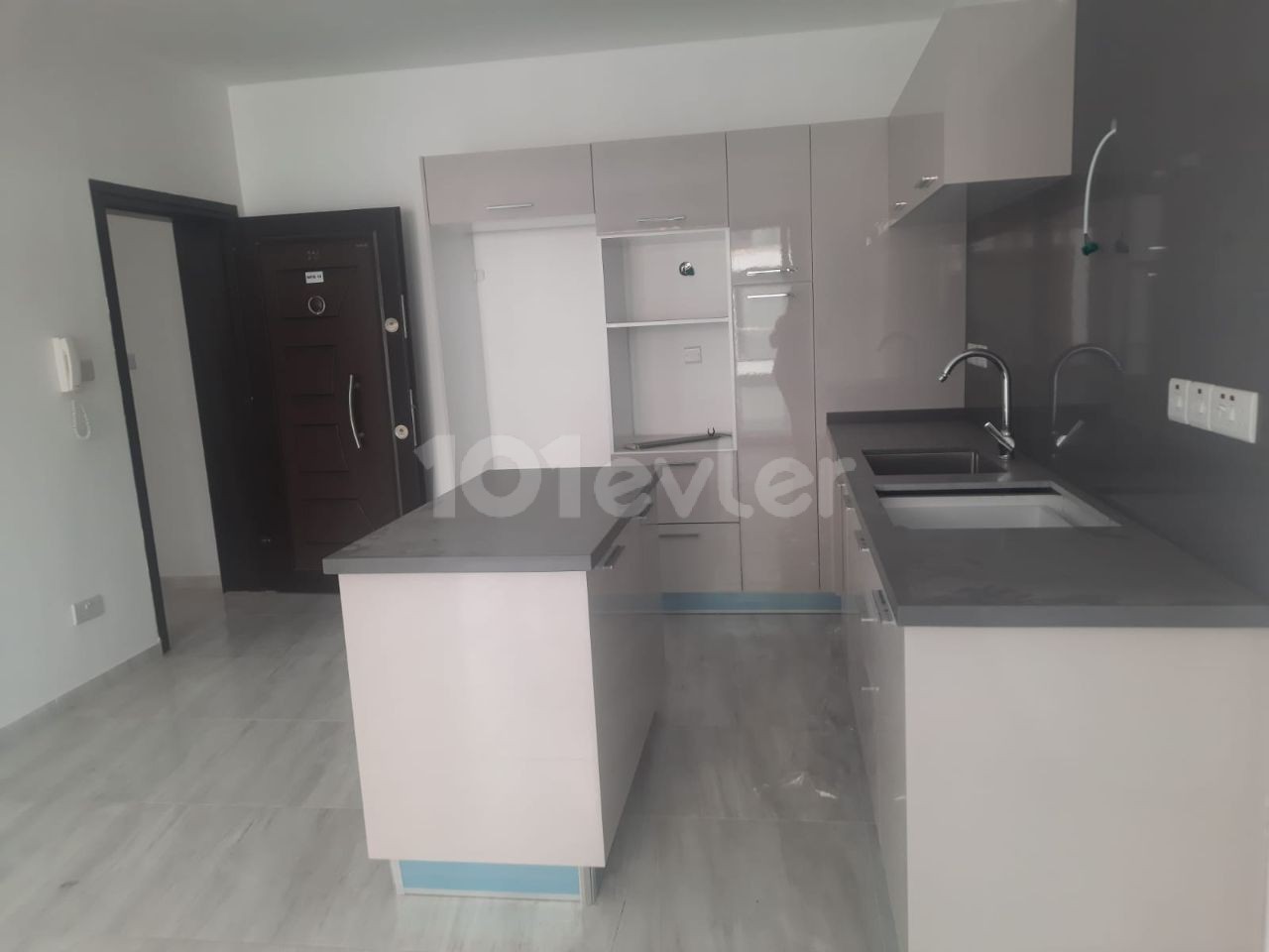 Flat for Sale with Commercial Permit in a Central Location in Kyrenia