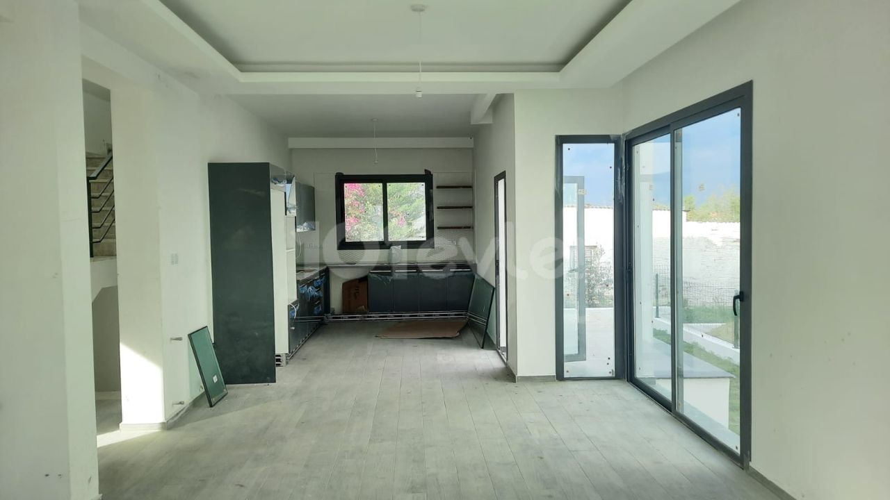 GİRNE ÇATALKÖYDE 3+1, 140 m2, SATILIK  VİLLALAR