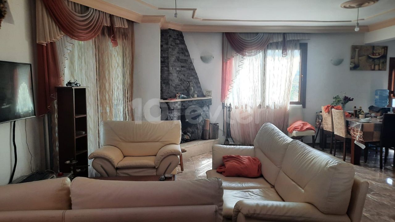 ویلا برای فروش در منطقه هتل های گیرنه آلسانجاک، آرام و نزدیک به بسیاری از مکان ها