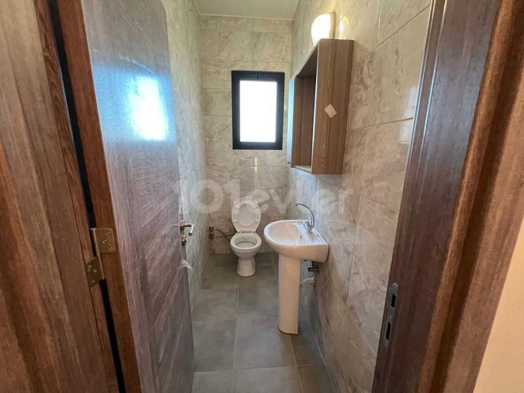 Lefkoşa Dereboyu Bölgesinde  Merkezi Konumda 2+1, 90 m² Kiralık Apartman Daireleri