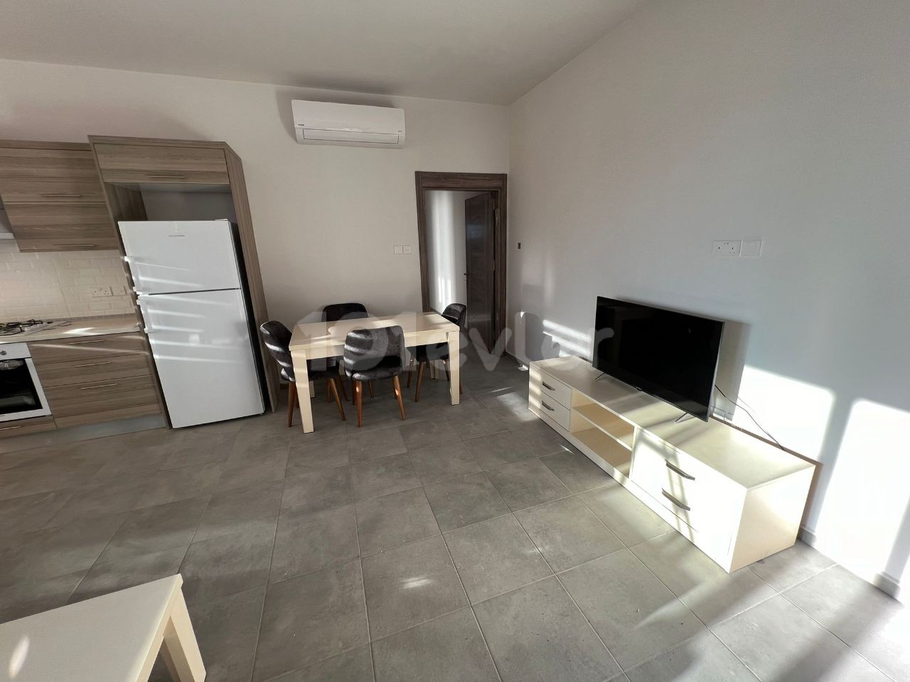 Zentral gelegene 2+1, 90 m² große Wohnungen zur Miete in der Region Nikosia Dereboyu