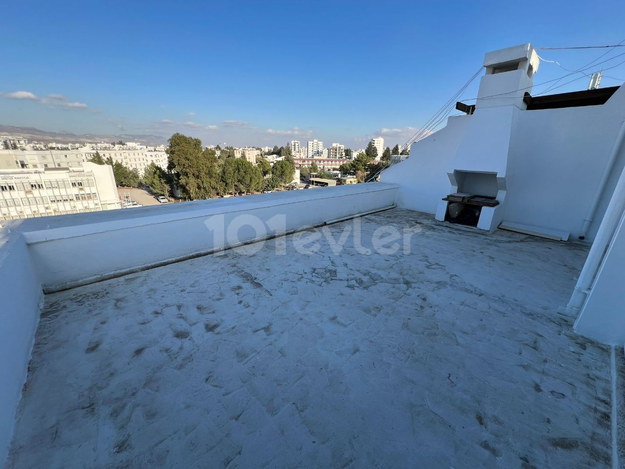 2+1 90m2 Apartment for Rent with Commercial Permit on the Main Road in Nicosia Dereboyu Region