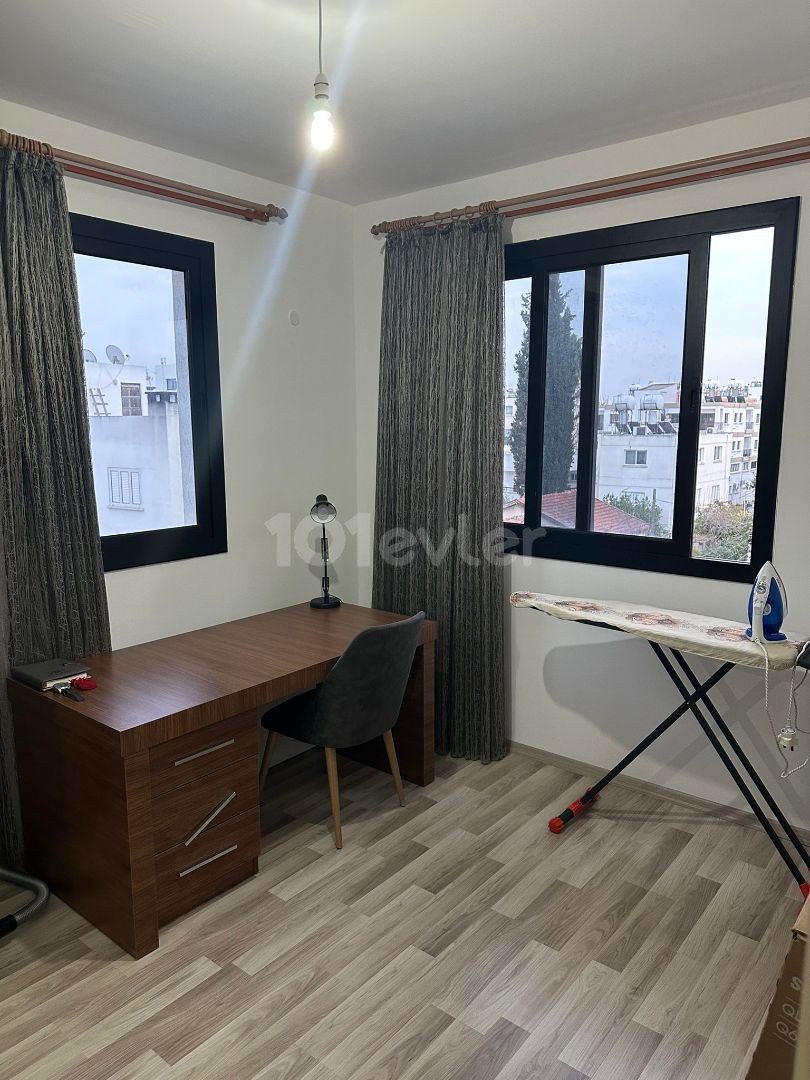2+1 Apartment mit Bad zu vermieten in Nikosia Küçük Kaymaklı