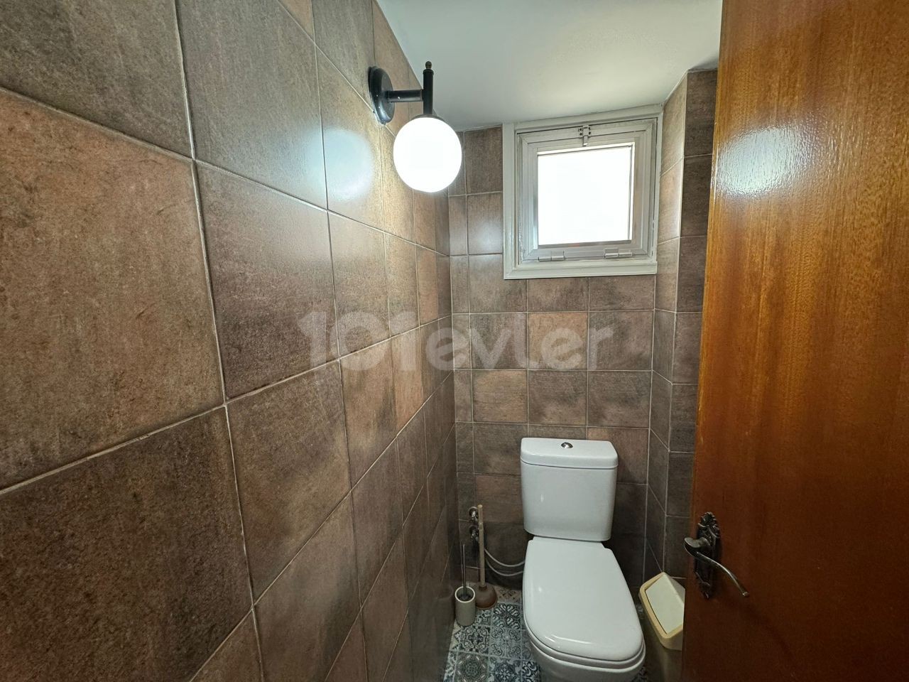 3+1, 130 m2, 1st Floor, Clean, Cost-free, Large Flat for Sale in Nicosia Köşklüçiftlik Dereboyu