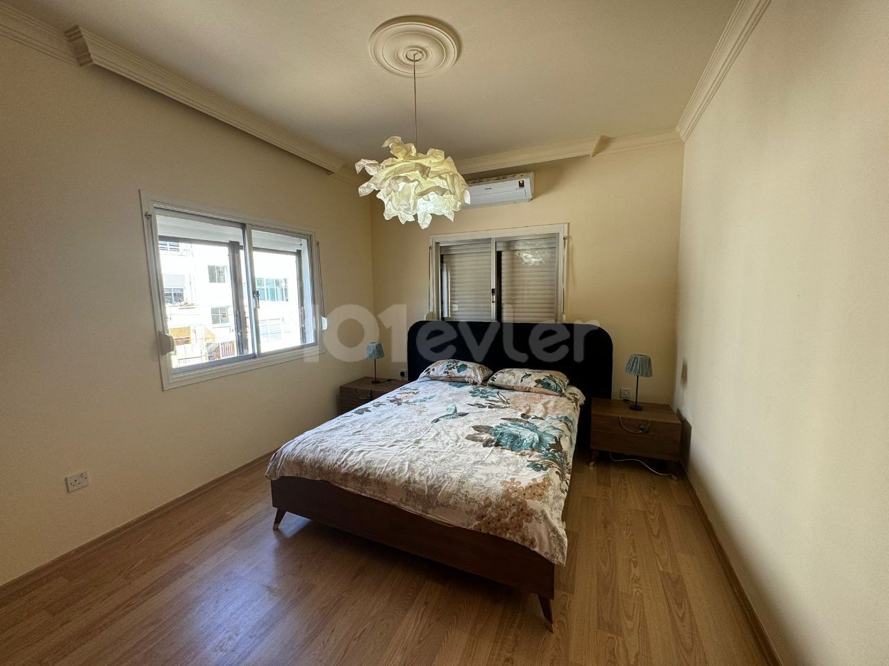 3+1, 130 m2, 1st Floor, Clean, Cost-free, Large Flat for Sale in Nicosia Köşklüçiftlik Dereboyu