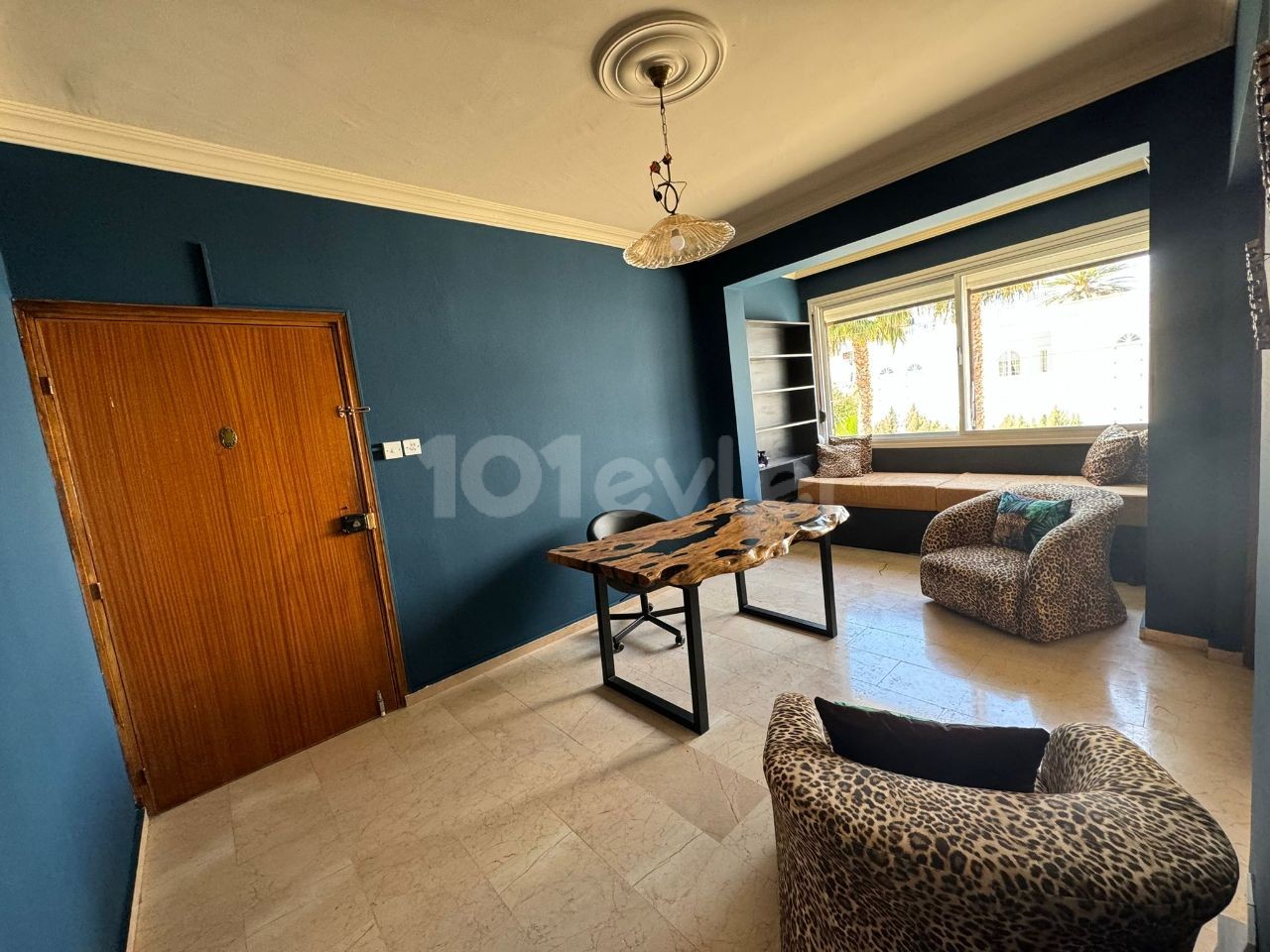 3+1, 130 m2, 1. Etage, sauber, kostenlos, große Wohnung zum Verkauf in Nikosia Köşklüçiftlik Dereboyu