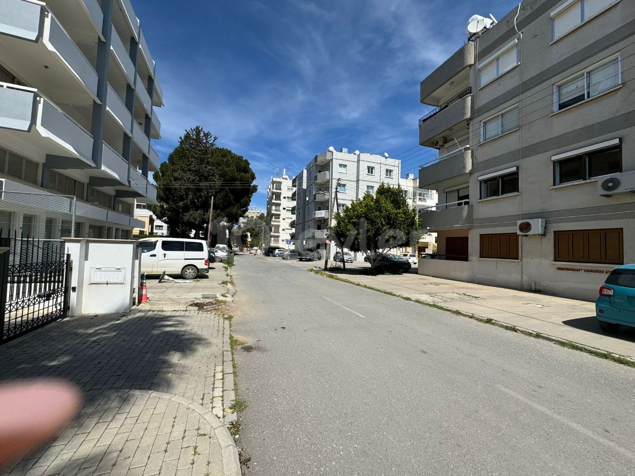 3+1, 130 m2, 1. Etage, sauber, kostenlos, große Wohnung zum Verkauf in Nikosia Köşklüçiftlik Dereboyu