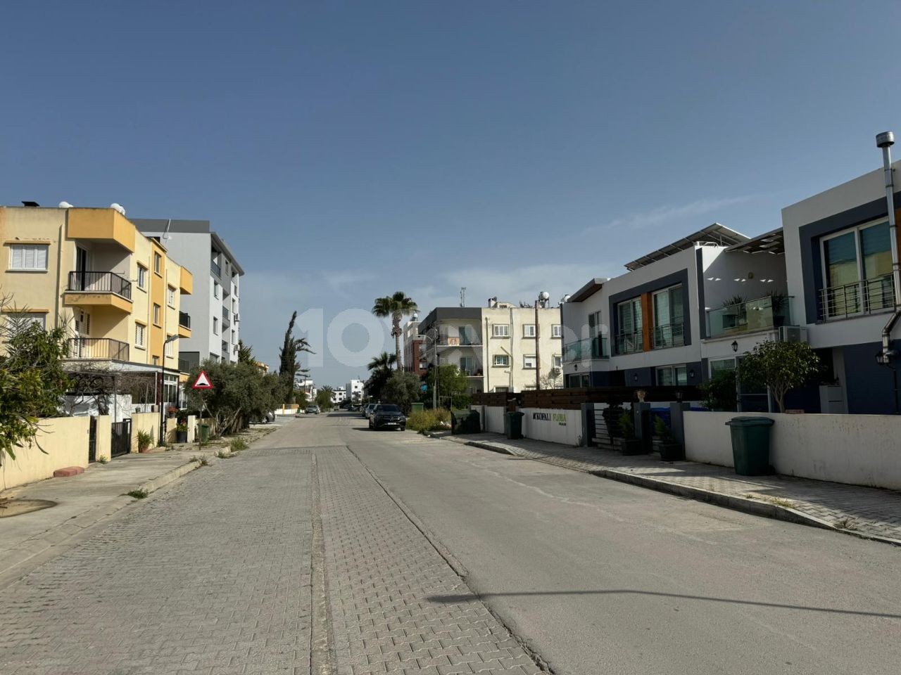 3+1, 160 m2 Terrasse, voll möbliert, Steuern bezahlt, Doppelhaushälfte zum Verkauf in Gönyeli, Nikosia