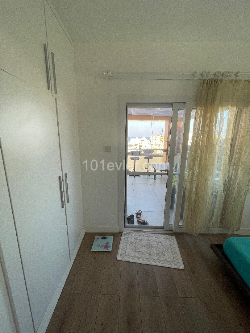 Mağusa karakol bölgesinde geniş bakımlı satılık  2+1 Penthouse daire❕❕