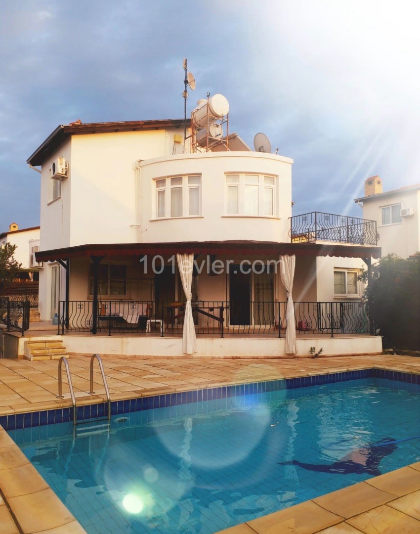 4+1 villa with pool in Esentepe ** 