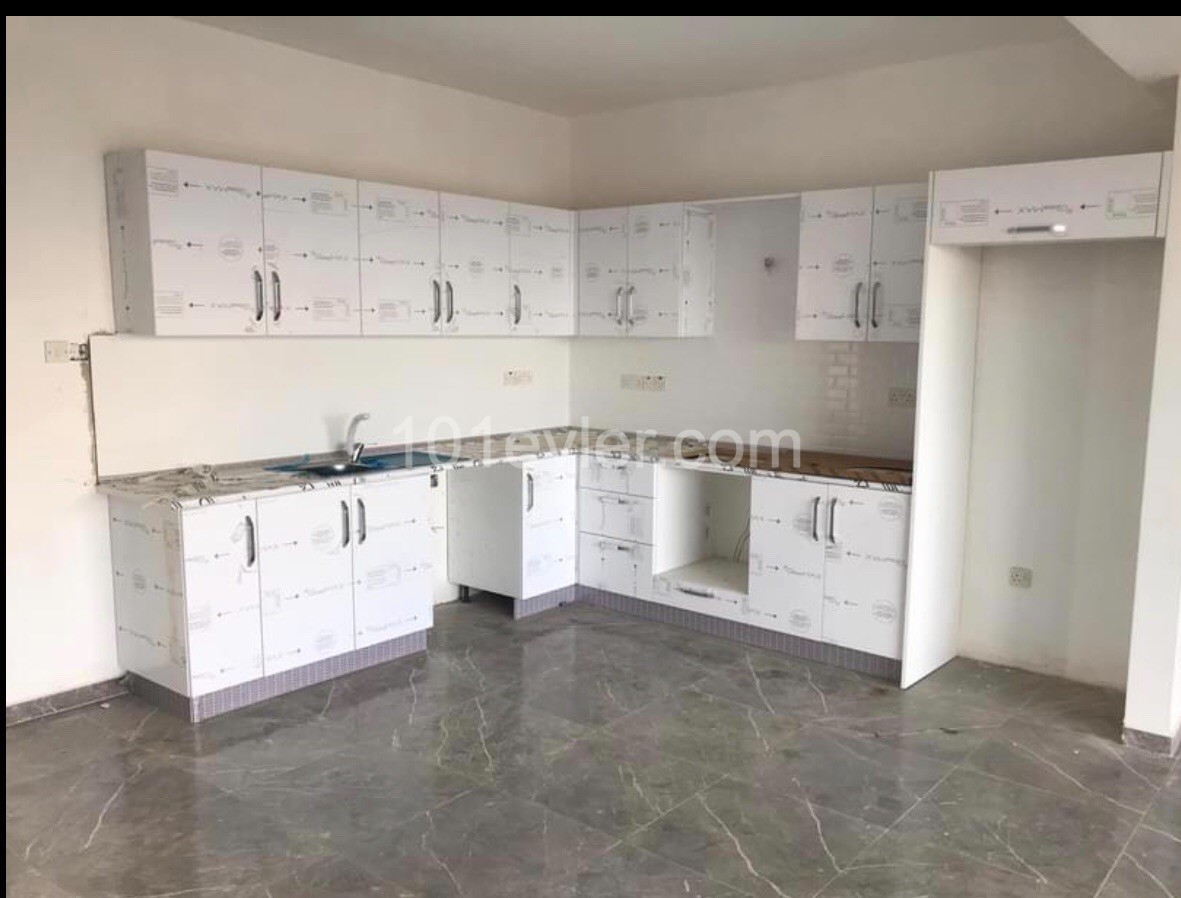 2+1 FLAT FOR SALE IN YENISEHIR ** 