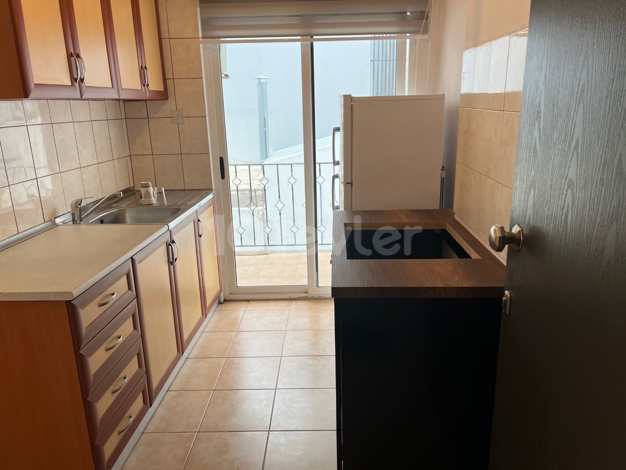 1+1 FLAT FOR RENT ON SALAMIS AVENUE WALKING DISTANCE TO THE SCHOOL WITH ANNUAL PAYMENT !! ** 