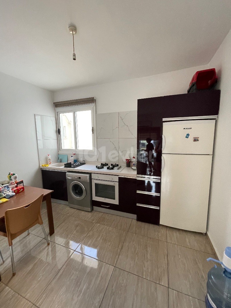 2+1 saubere Wohnung zur Miete in Famagusta tekant, ② Wassergebühr im Preis inbegriffen, ① 10 Monate ** 