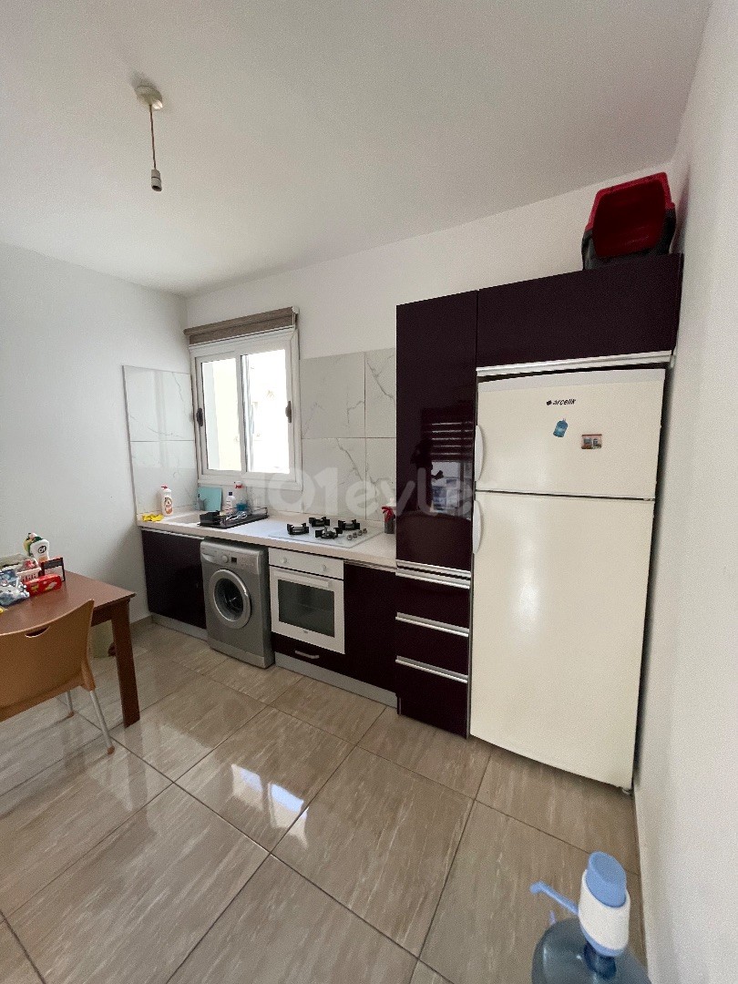 2+1 saubere Wohnung zur Miete in Famagusta tekant, ② Wassergebühr im Preis inbegriffen, ① 10 Monate ** 