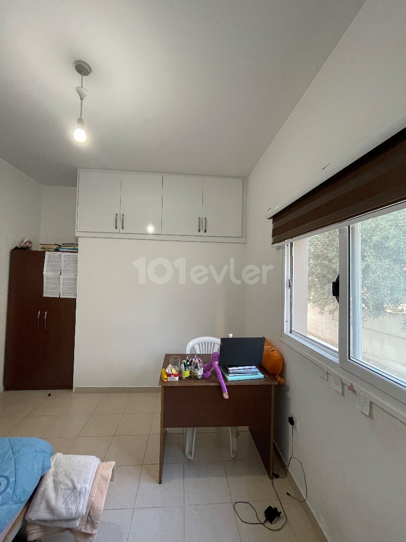 Mağusa tekant bölgesinde kiralık 2+1 temiz daire ❕❕su aidat fiyata dahil❕❕10 aylıktır(seramikler banyo yataklar değişecektir)