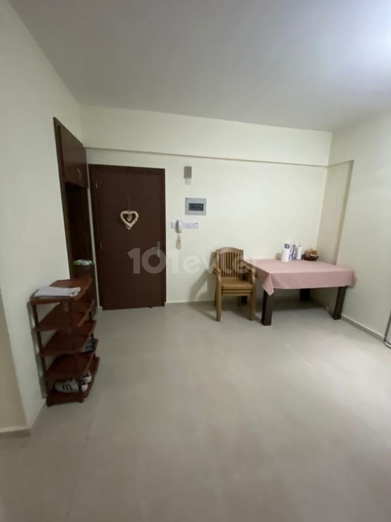 Günstige 1 + 1 Wohnung Zu vermieten in Magusa kaliland Region !! 10 Monate ** 