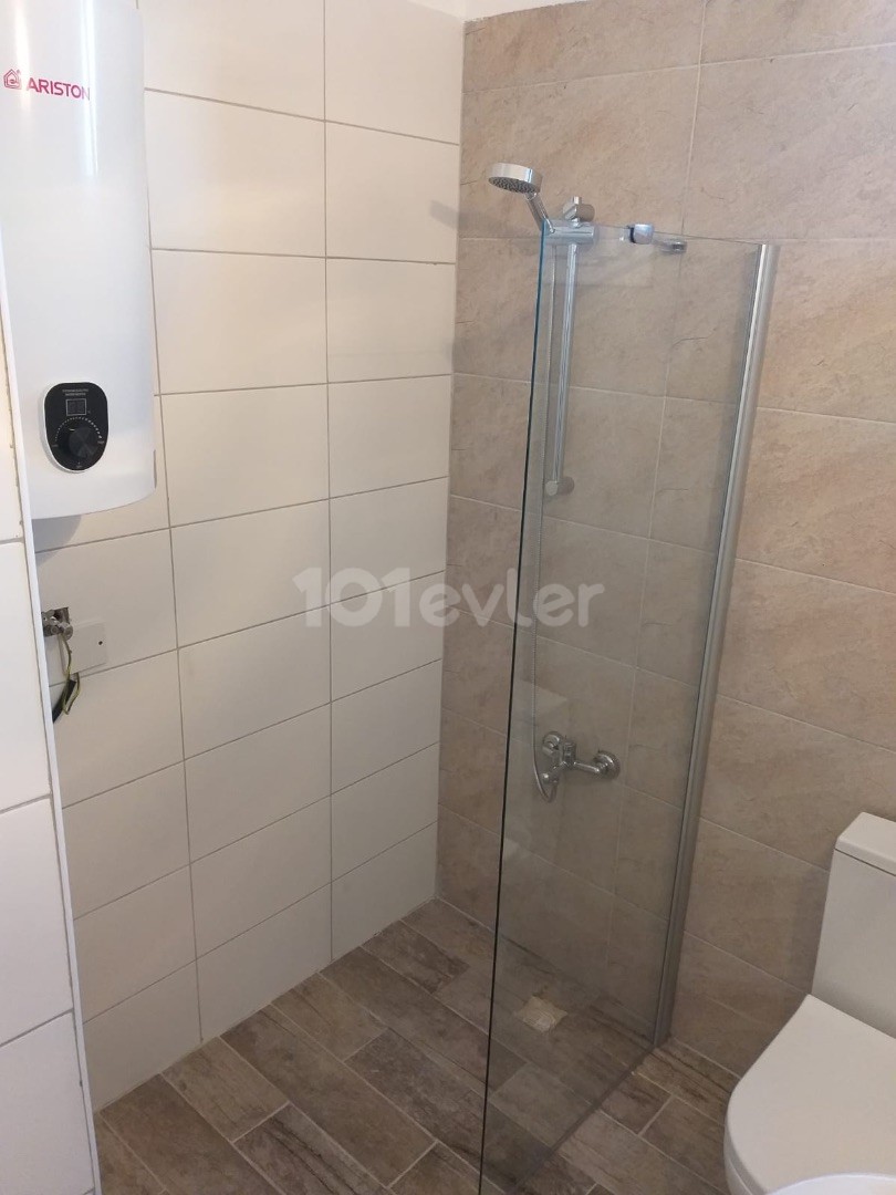 2+1 Wohnung zu günstigen Mieten in Famagusta Canakkale ** 