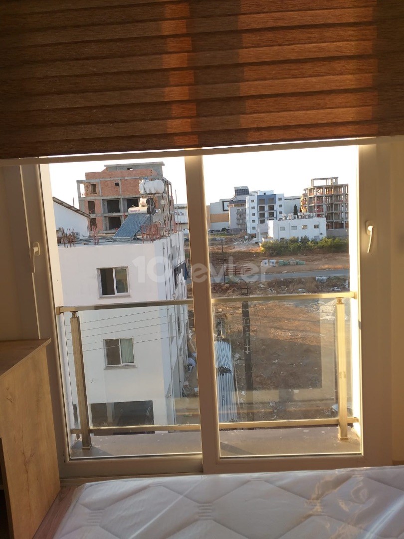 2+1 Wohnung zu günstigen Mieten in Famagusta Canakkale ** 