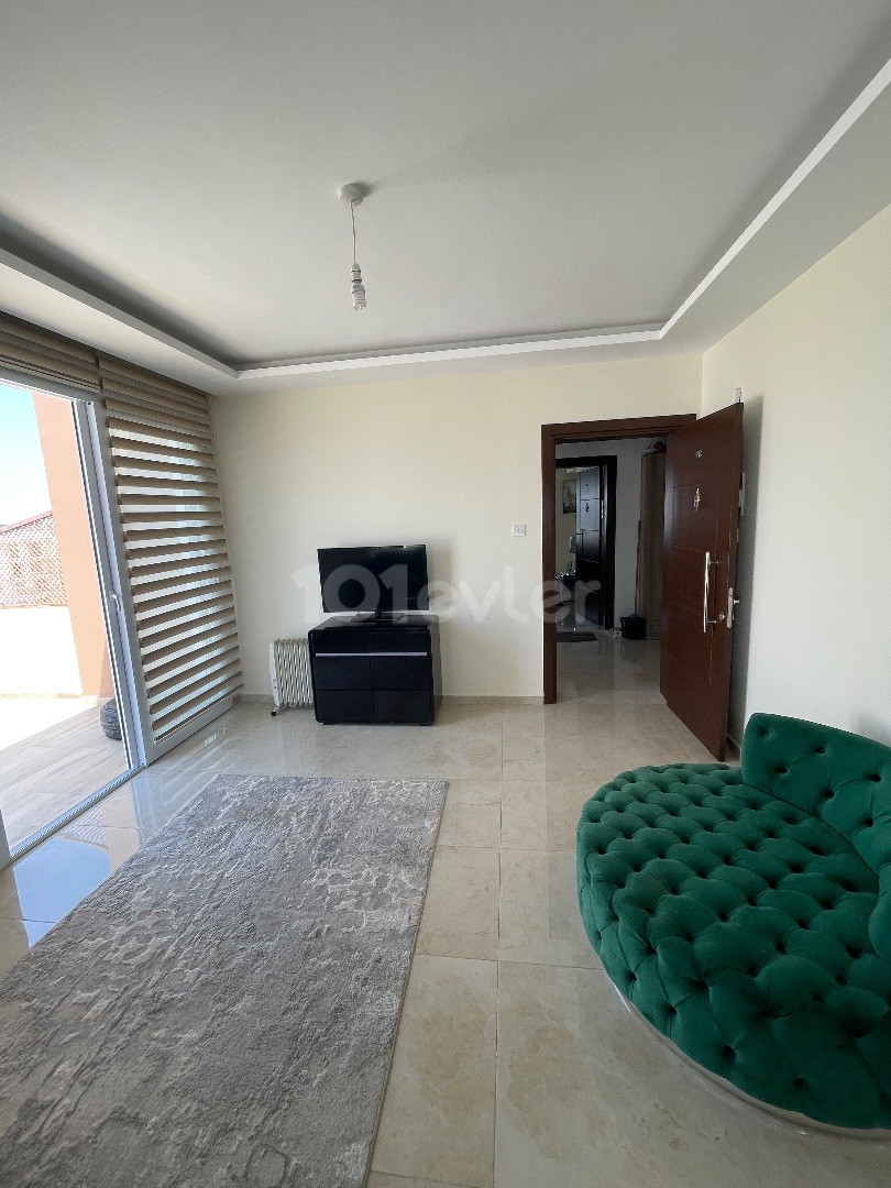 Luxus 2 + 1 Penthouse zu vermieten in Famagusta Canakkale ** 