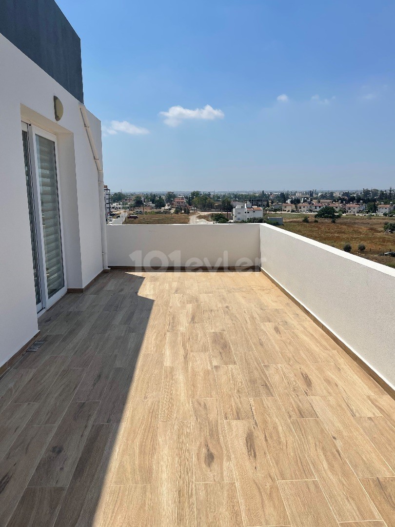 Luxus 2 + 1 Penthouse zu vermieten in Famagusta Canakkale ** 