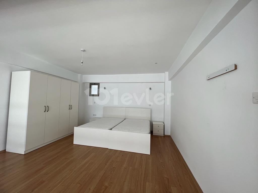 Mağusa sakarya bölgesinde adakent yanı lüks geniş 1+1 kiralık loft Daire yıllık ödemeli ‼️ su internet içinde temmuz ayı için müsait