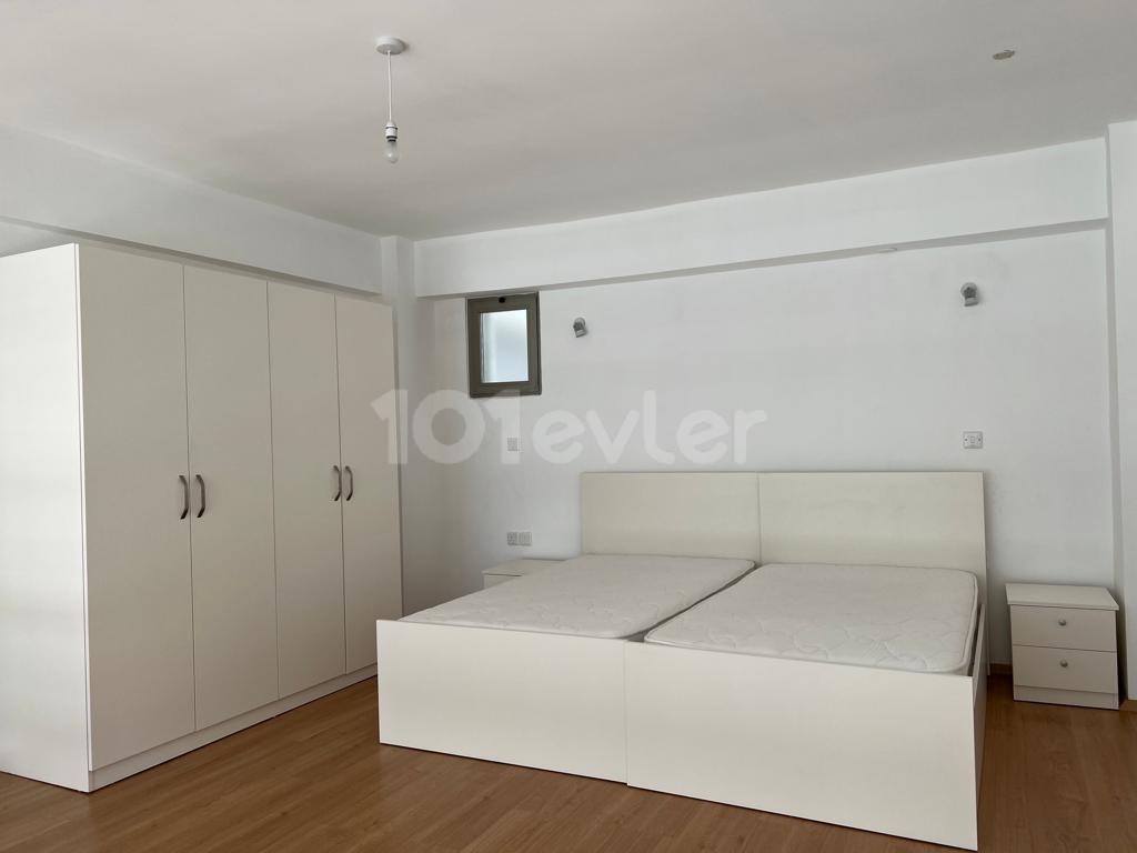 Mağusa sakarya bölgesinde adakent yanı lüks geniş 1+1 kiralık loft Daire yıllık ödemeli ‼️ su internet içinde temmuz ayı için müsait