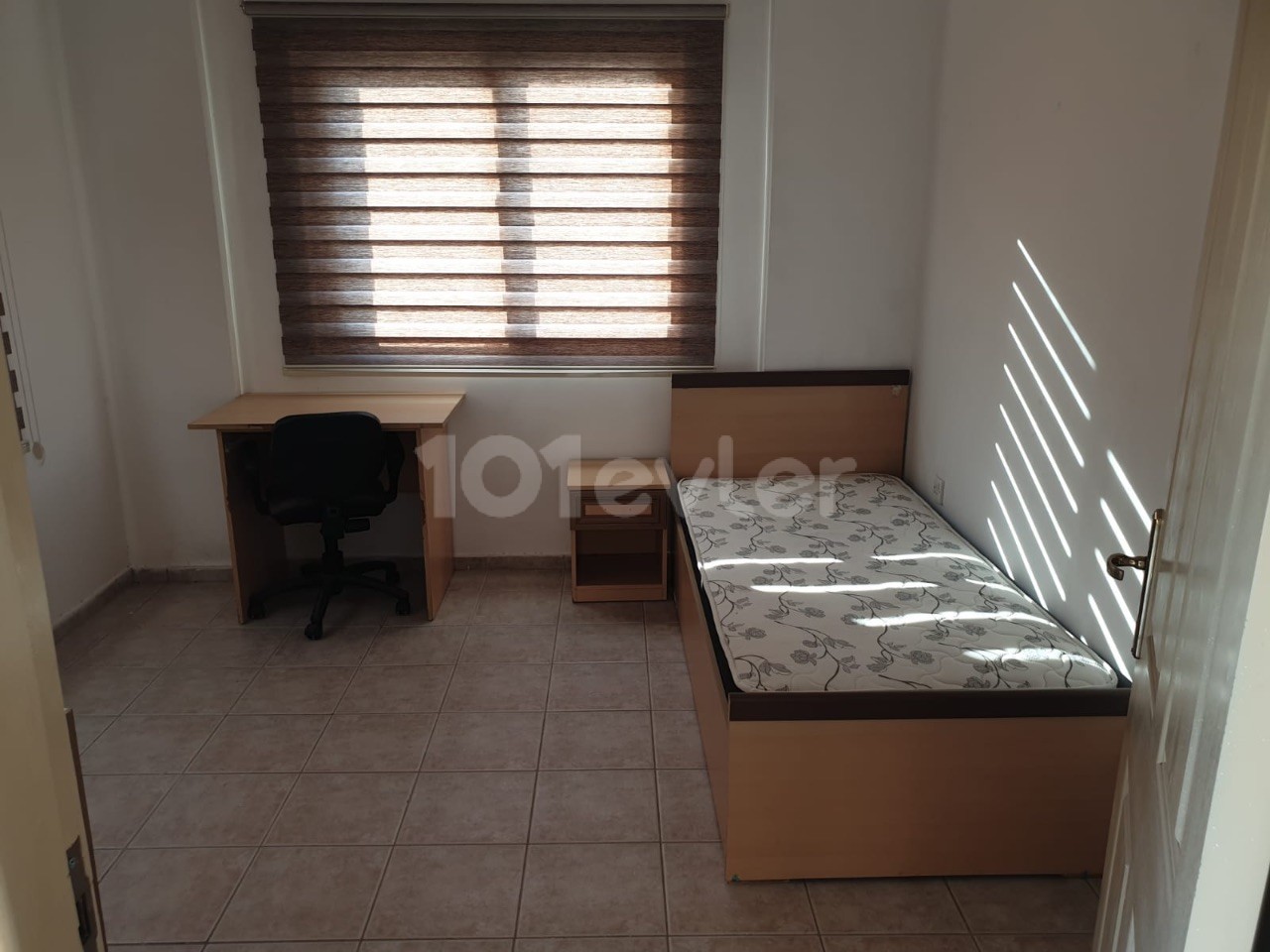 5 MIN WALK TO THE SCHOOL ON SALAMIS STREET 10 MONTHLY 3 + 1 RENTAL APARTMENT ** 