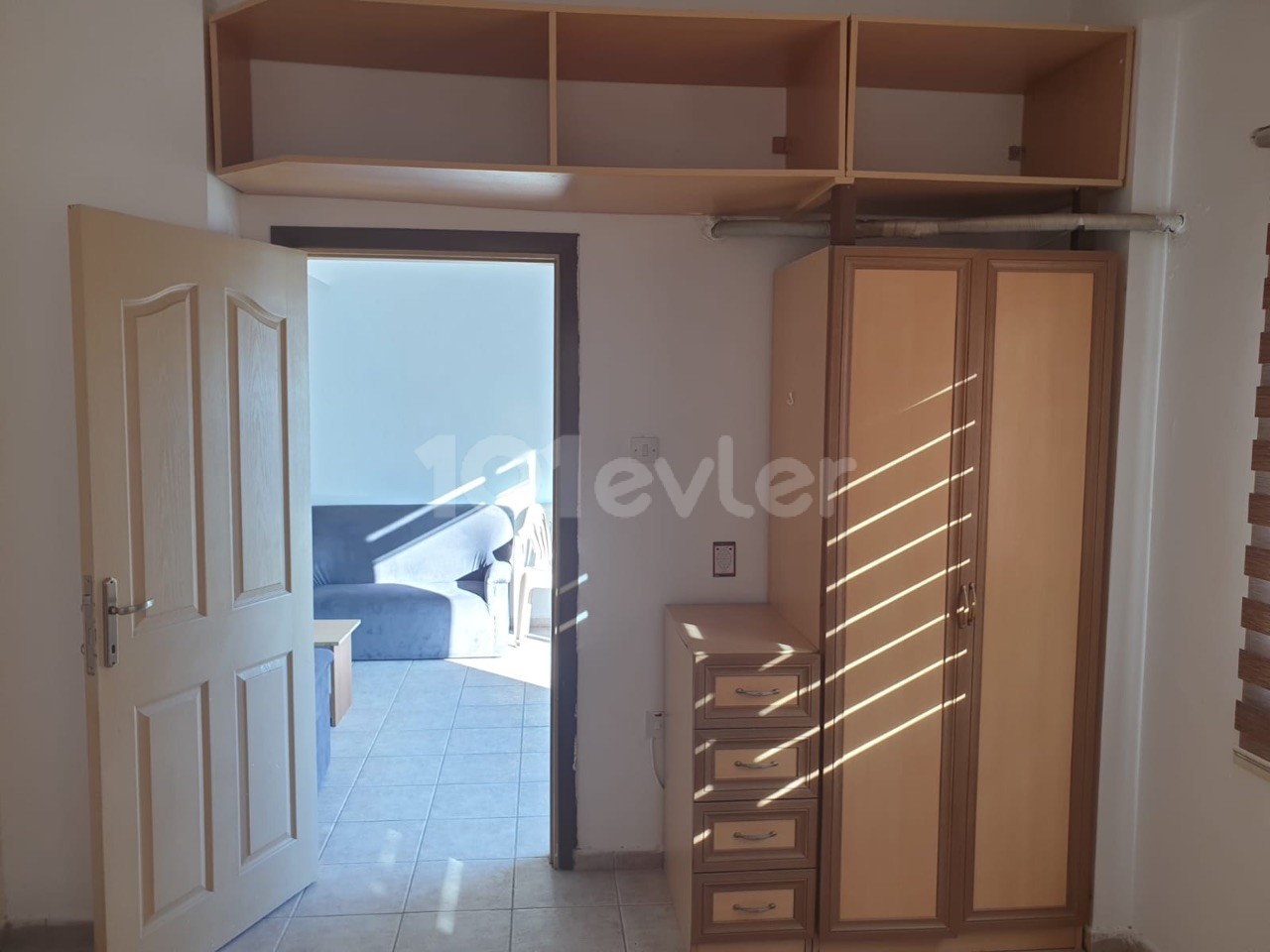 5 MIN WALK TO THE SCHOOL ON SALAMIS STREET 10 MONTHLY 3 + 1 RENTAL APARTMENT ** 