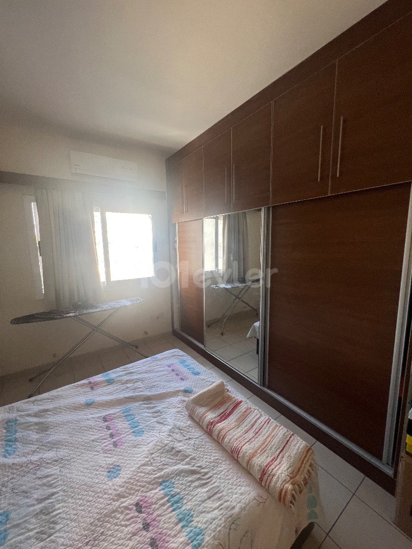 Mağusa sakarya bölgesinde asansörlü binada iki banyolu uygun fiyatlı 2+1 kiralık daire ‼️